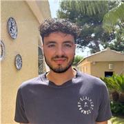 Soy estudiante de doble grado de magisterio infantil y primaria y estoy interesado e ilusionado de mejorar mis aptitudes.